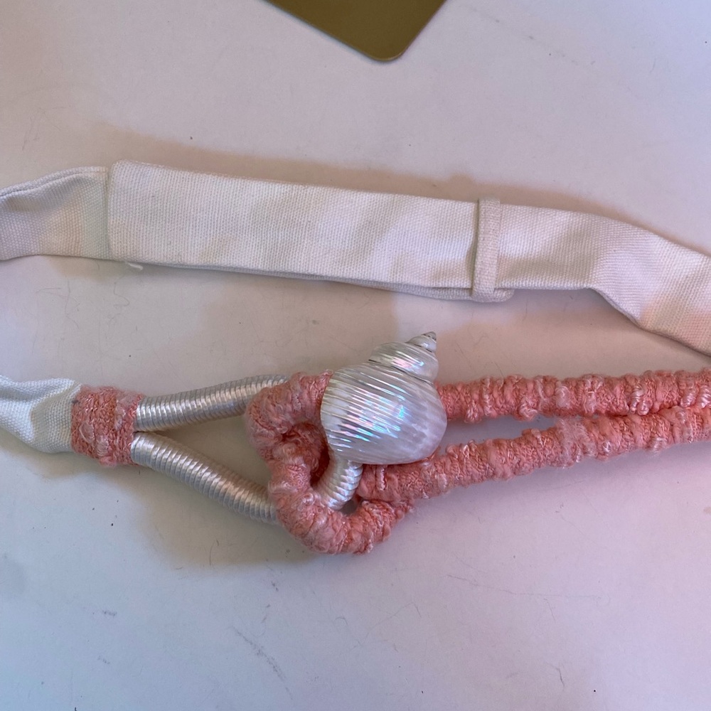 BELT - VTG Carolyn Tanner 80s Elegant Pink and Cream Belt with Shell Accent